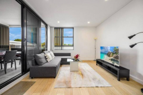 Leichhard lovely 2br APT with pool, Sydney